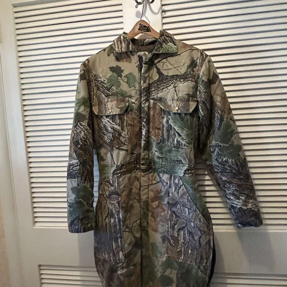 Realtree Cabela women Insulated Jumpsuit Size Lg