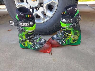 sweet ski boots 120 flex 26-26.5, made for rocker