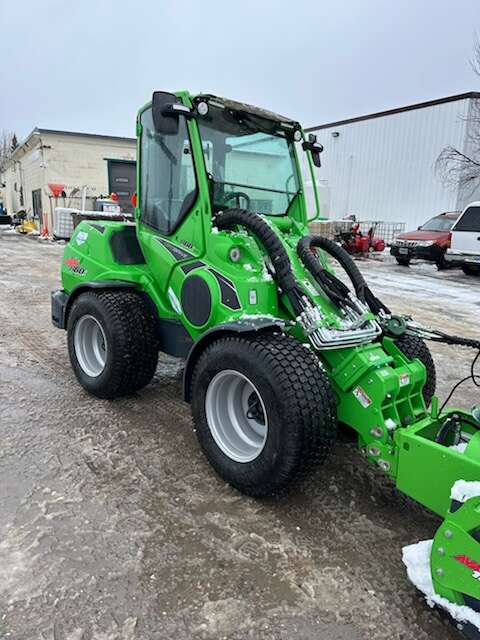 AVANT 860 LOADER