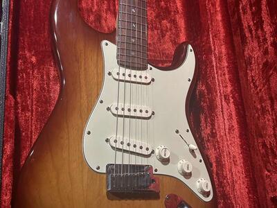 American Fender deluxe Stratocaster