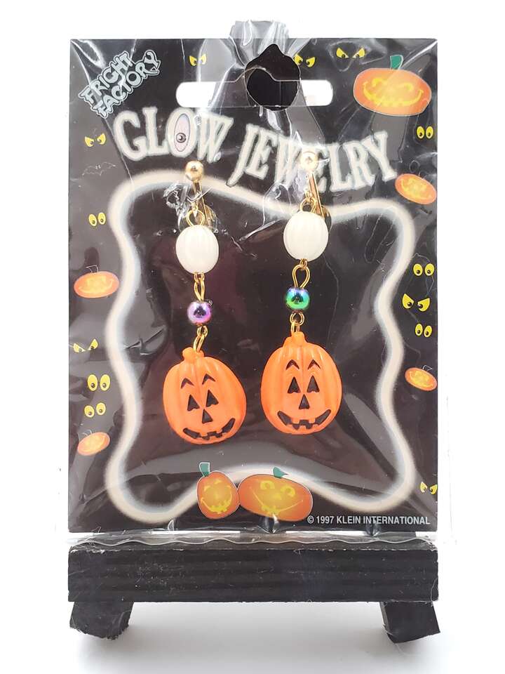 RARE Vintage “Fright Factory” Glow-In-The-Dark Pumpkin Clip-on Earrings – NEW