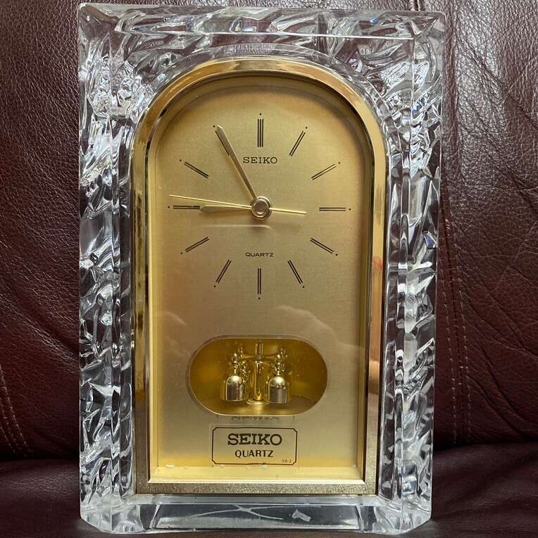 Amazing SEIKO Quartz Heavy Shelf Clock