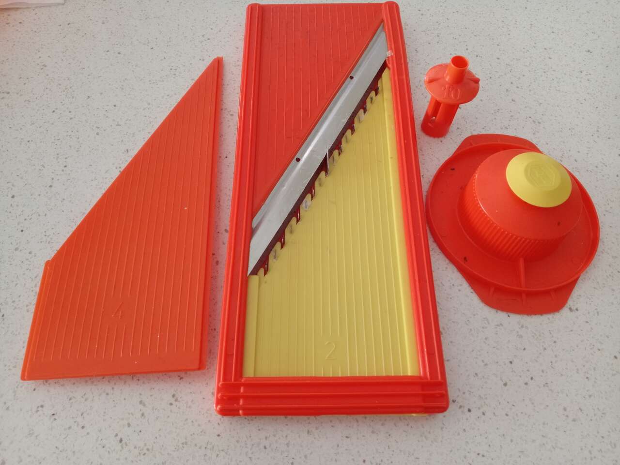 Combination Salad Maker & Slicing Machine