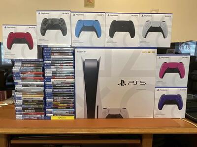 PlayStation 5 / PS5 w Extra Controller + 1-2 Games