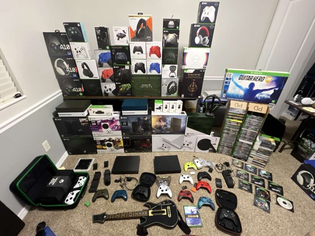 Xbox Series X/S / One Consoles, Accessories, Games