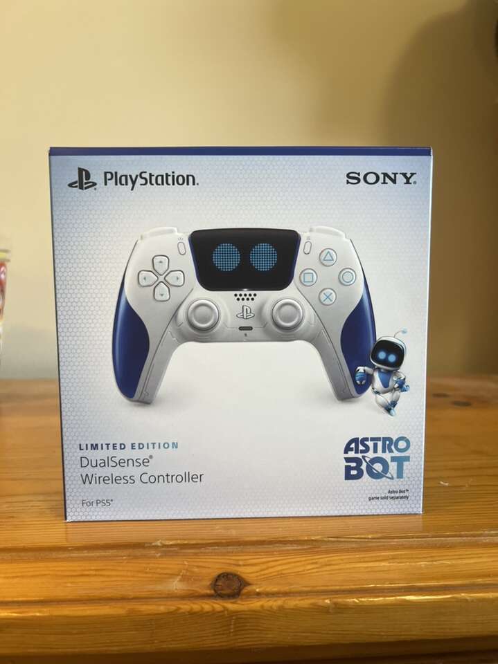 PlayStation 5 / PS5 Controller Astro Bot Duelsense