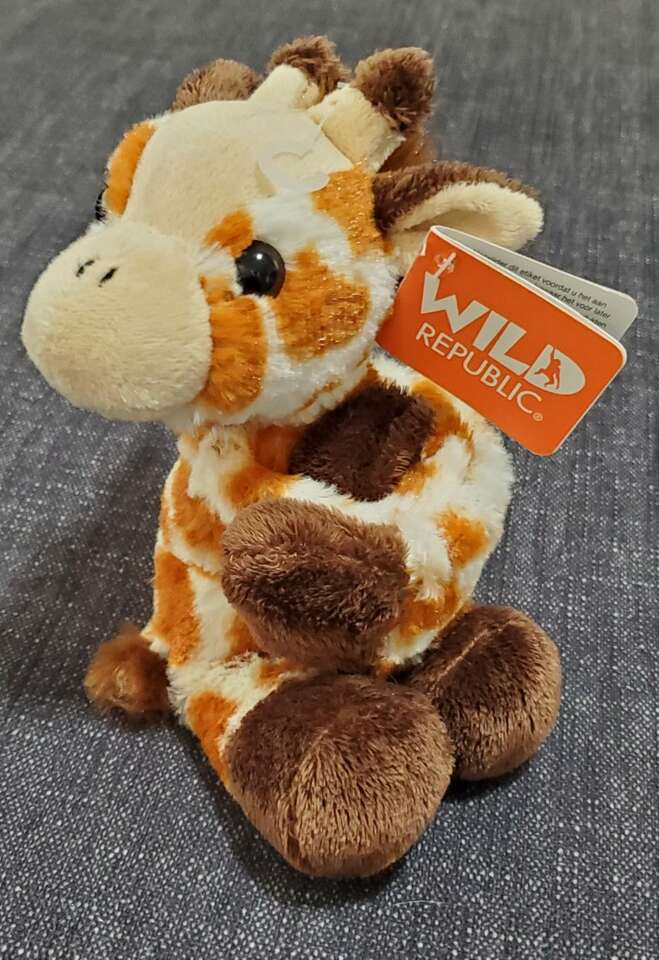 Wild Republic Huggers Giraffe