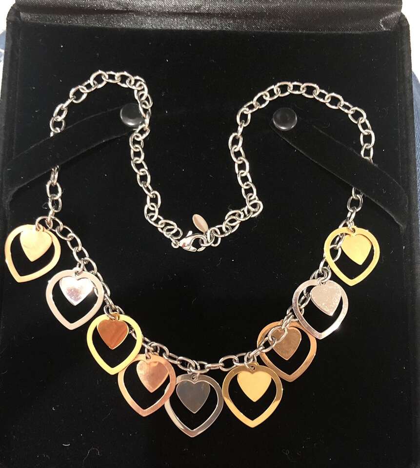 Suspicion 18 K White, Yellow And Rose Gold Hearts