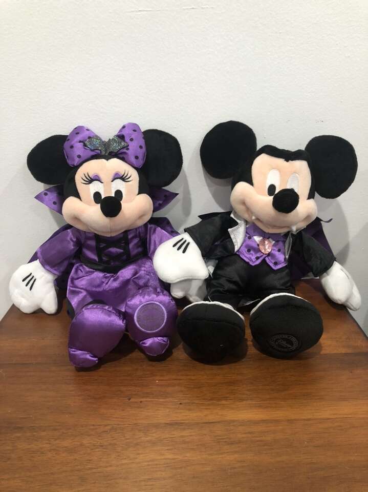 Minnie And Mickey Mouse Vampire Set