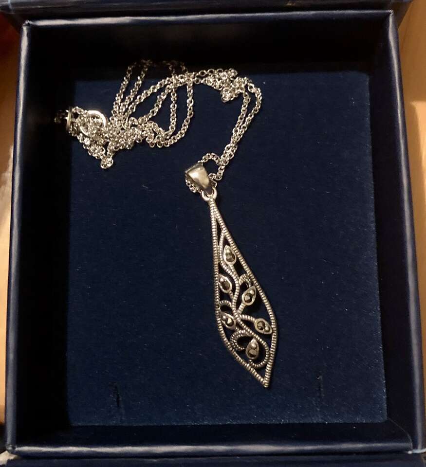 Marcasite With Sterling Silver Pendant And Chain