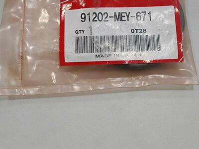 OIL SEAL
91202-MEY-671
by Honda