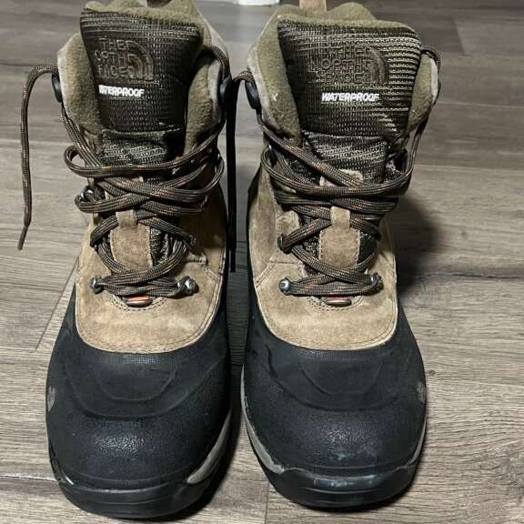 New Condition Men North Face Boots Size 11