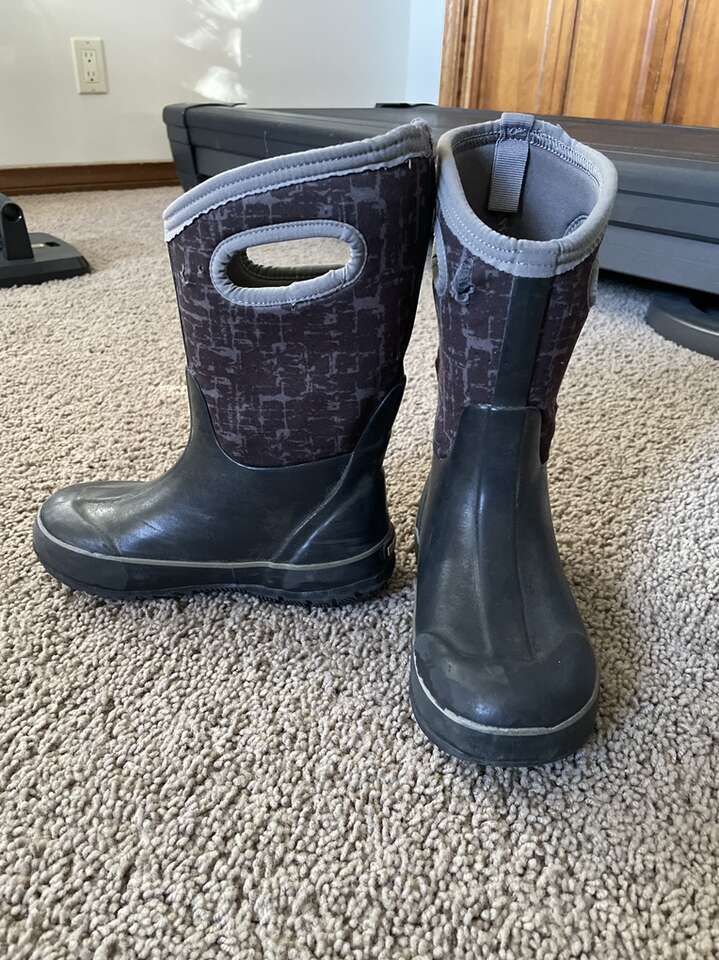 BOGS boys Boots Size 1