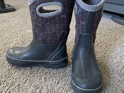BOGS boys Boots Size 1