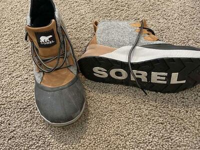 Sorel Out N About III Boot Size 8