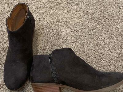 Size 7.5 Black Suede Bootie