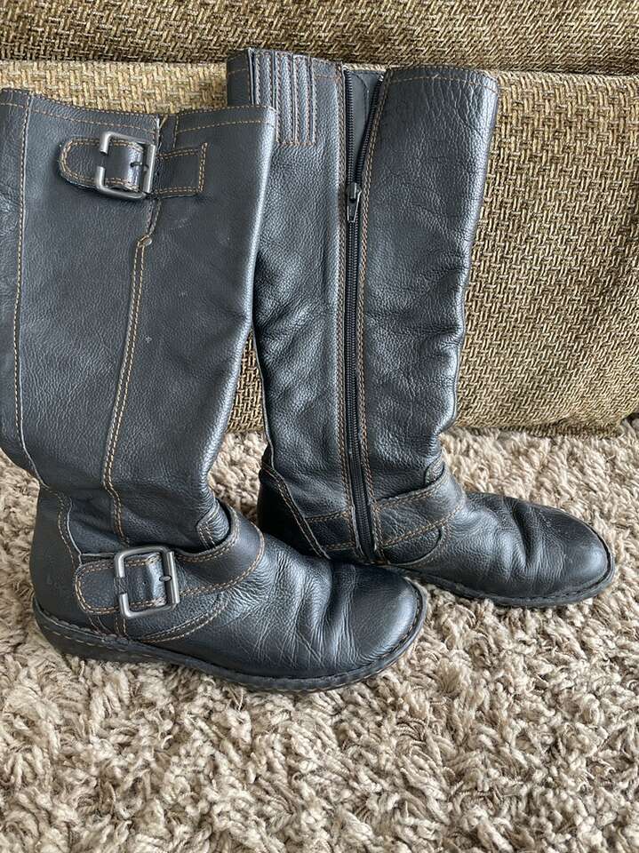 Black Boot Size 7.5