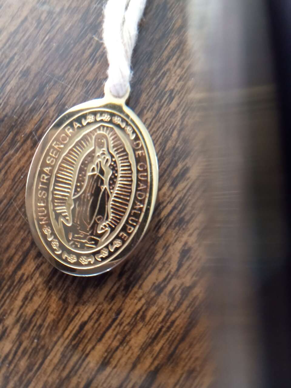Neustra senora de Guadalupe Vintage Catholic our Lady of Guadalupe gold plated pendant