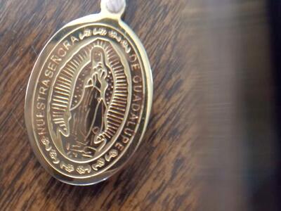 Neustra senora de Guadalupe Vintage Catholic our Lady of Guadalupe gold plated pendant