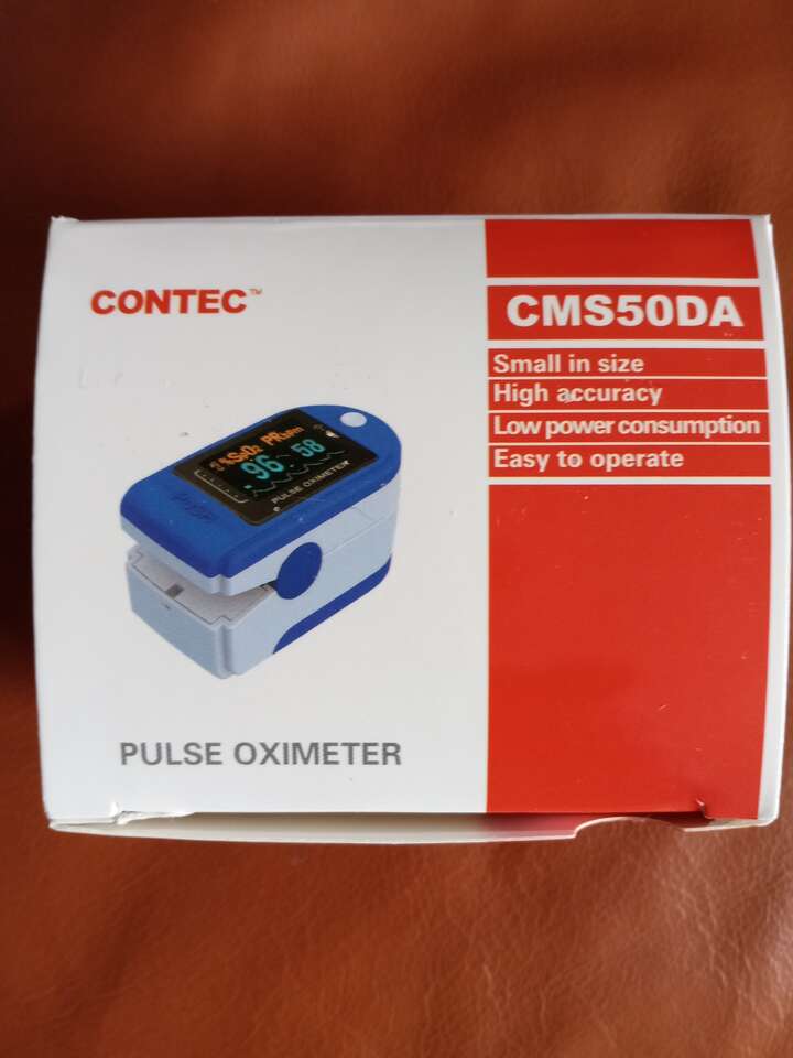 Pulse oximeter blood oxygen level detector