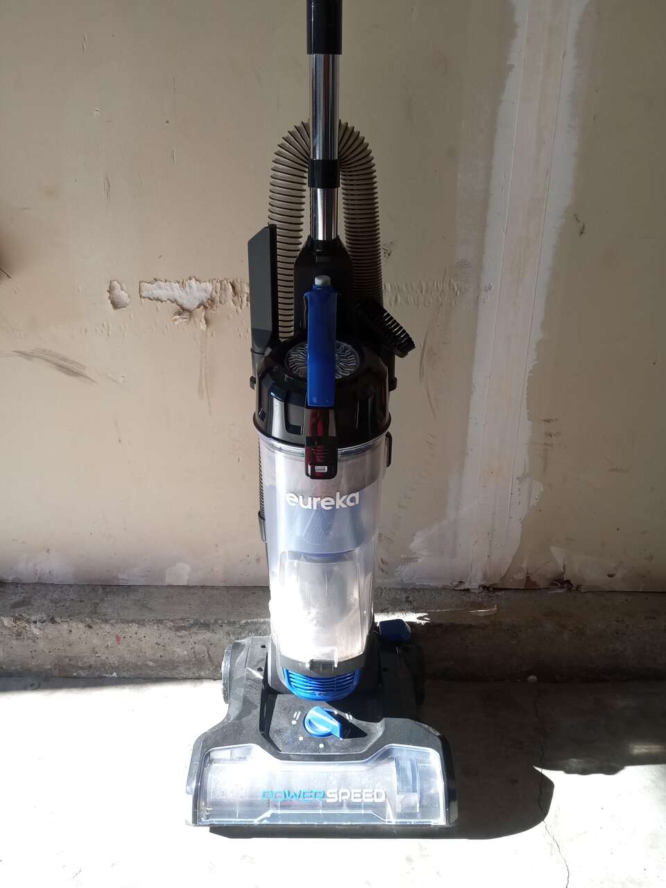 Eureka power speed vacuum clean