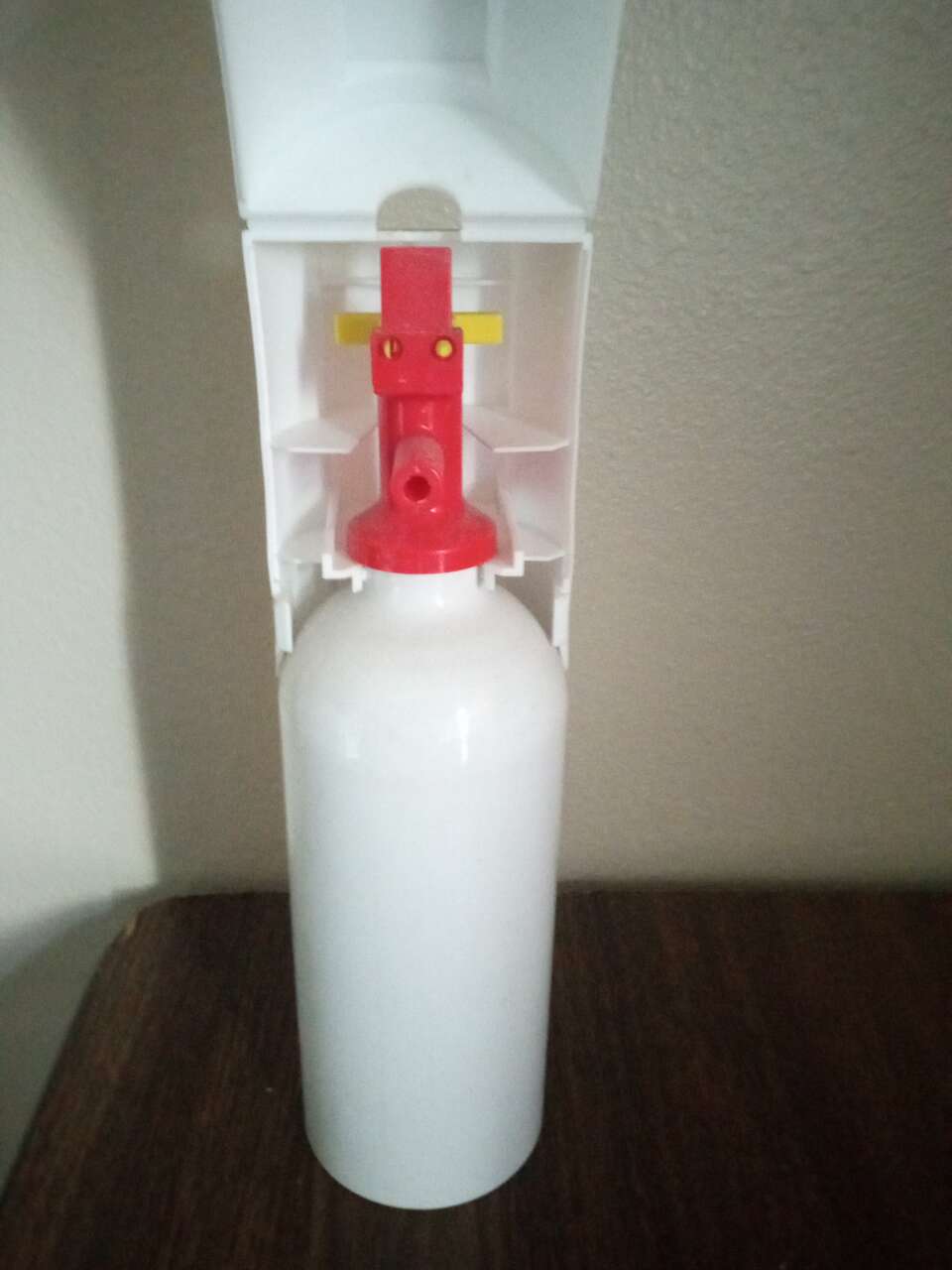 Kiddie BC Fire extinguisher with mounting bracket
