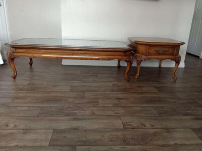 Drexel heritage Solid carved wood coffee table and end table dovetail drawer beveled glass octagon