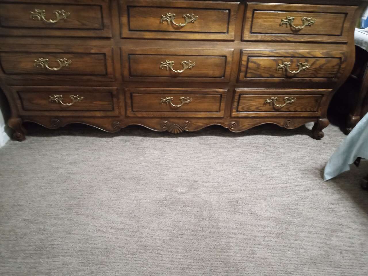 French country 9 drawer dresser burl Bombay style Baker furniture