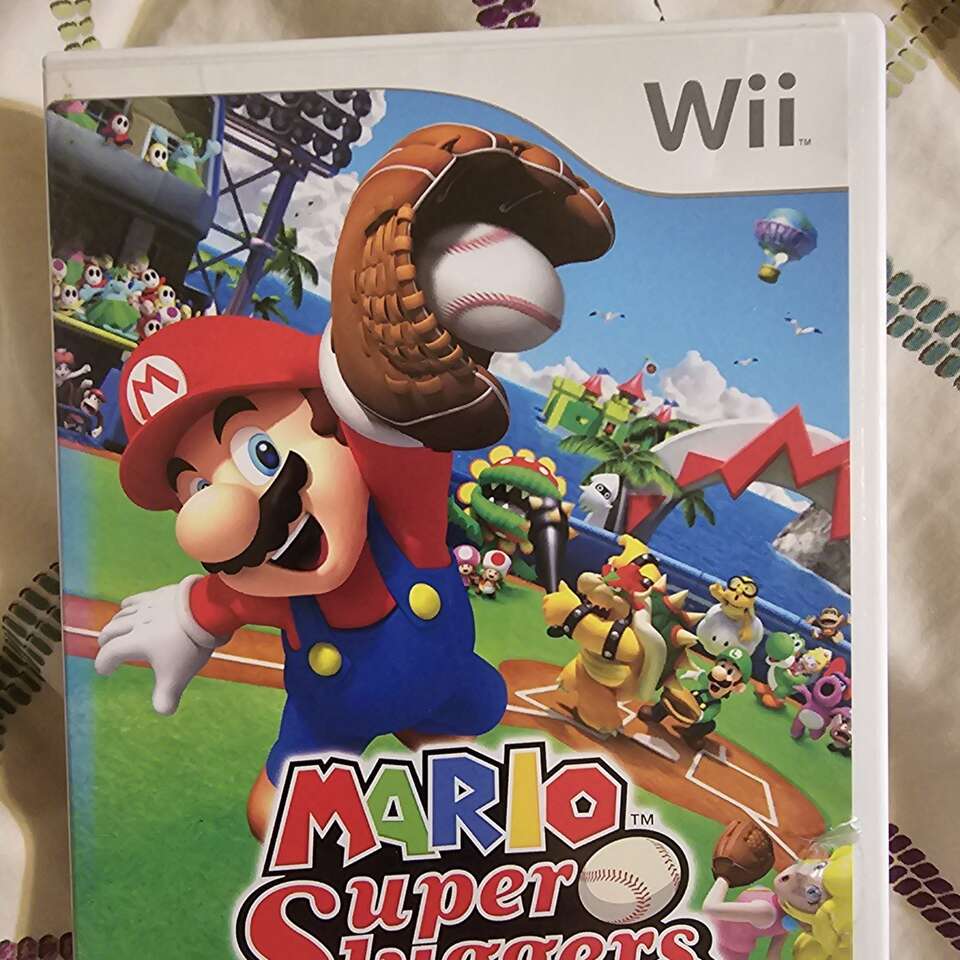 WII MARIO SUPER SLUGGERS (LIKE NEW)