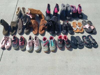 Kids shoes/boots/flip flops