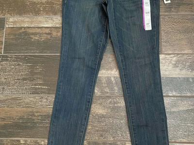 Brand New Women (teen) Size OOS Jeans