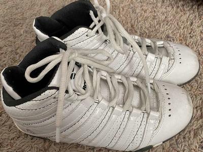Boys Size 3 1/2 Basketball Shoes