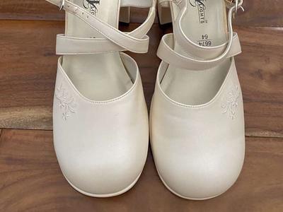 Girls Size 5 Cream Dress Sandals