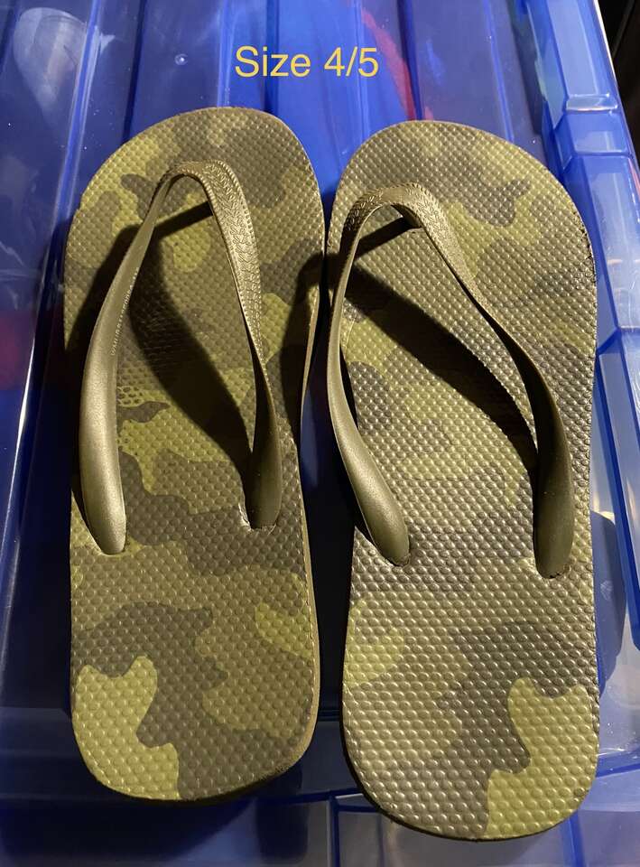 Big Boys Size 4/5 Sandals