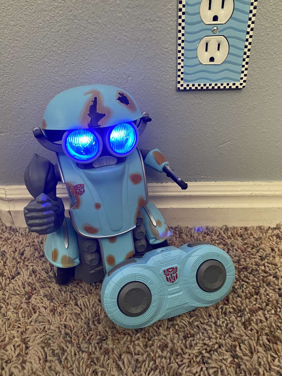 Transformer Last Knights Autobot Sqweeks  Remote Control Robot