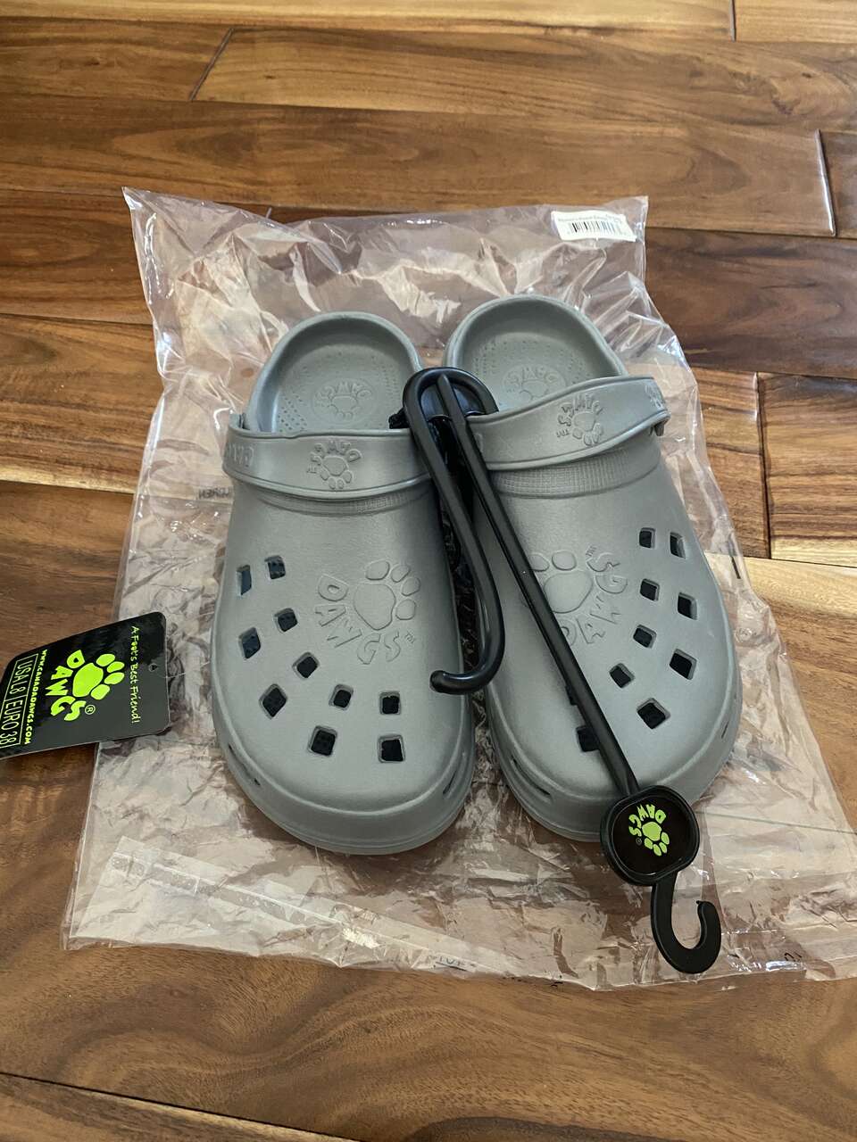 New Women's Size 8 or Mens Size 6.5 Crocs
