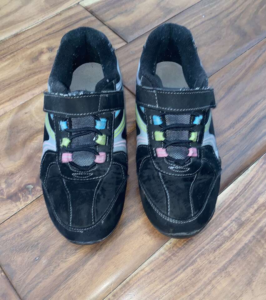 Girls Size 1 1/2 Shoes