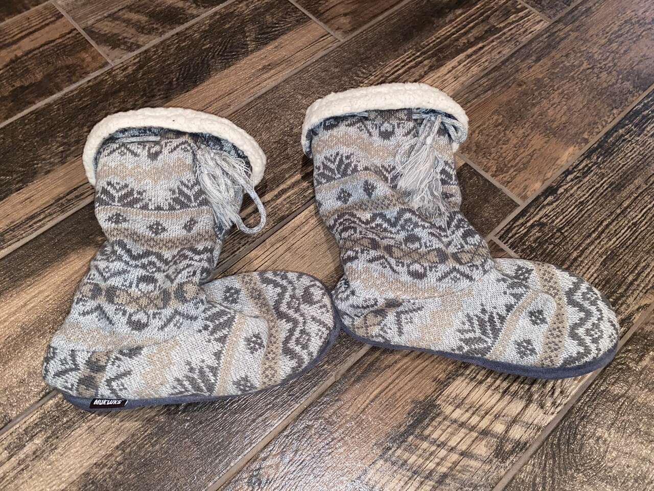Women Size 7/8 Mukluks Boot Slippers