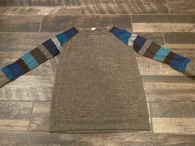 Women Size Large long Sleeve Shirt