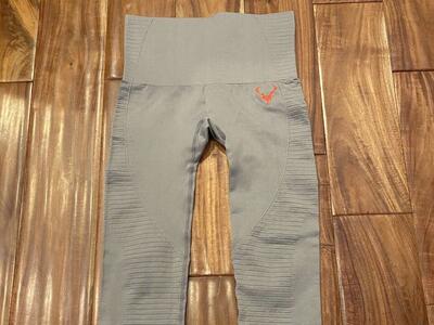 Women Size XS Bucked Up Leggings