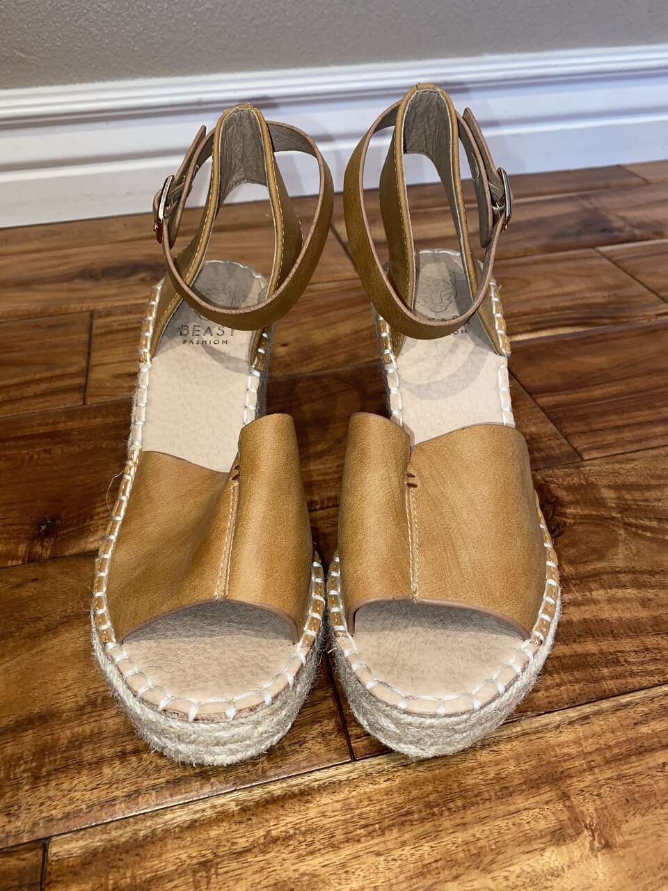 Women size 6 Sandals