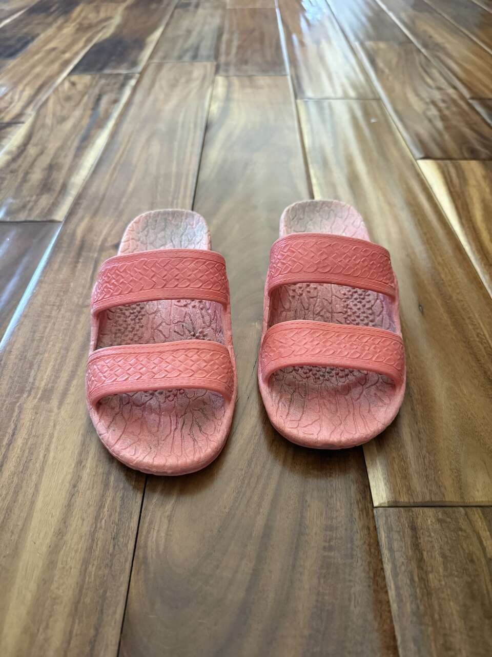 Hawaiian sandals women size 6