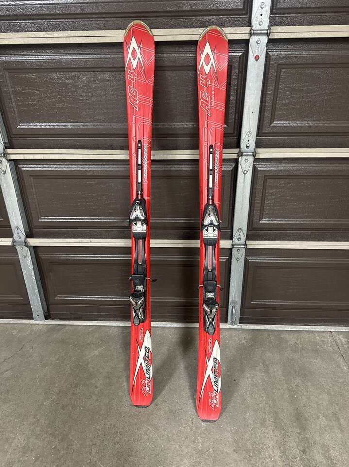 Voelkl Skis