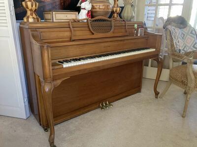 Story and Clark Upright Console Piano