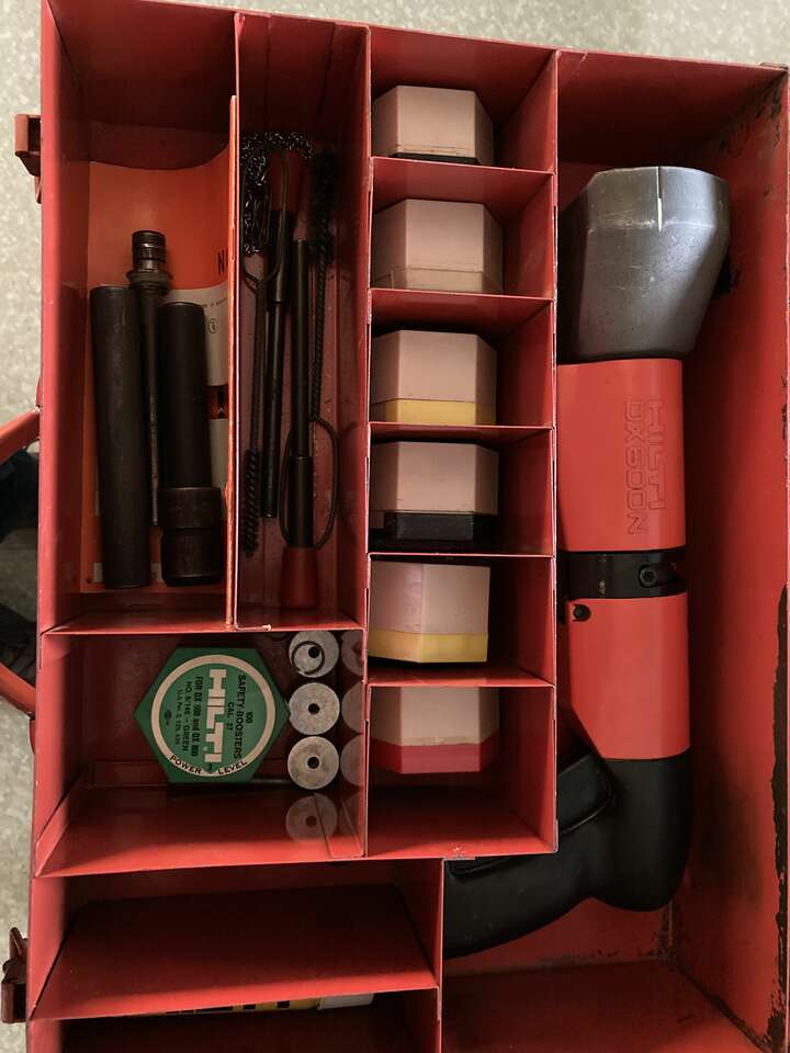 Hilti DX-600 N Nail and Stud Gun