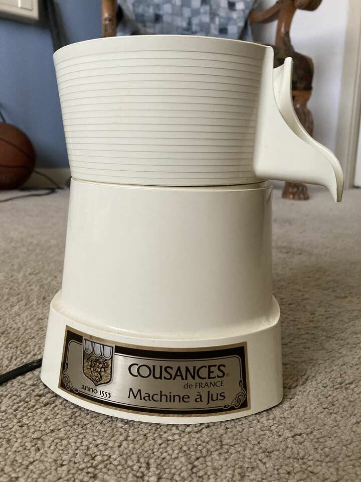 VTG COUSANCES de FRANCE Machine a Jus