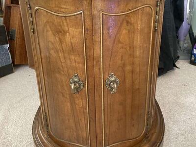 Henredon Mid Century Oval Shaped End Tables