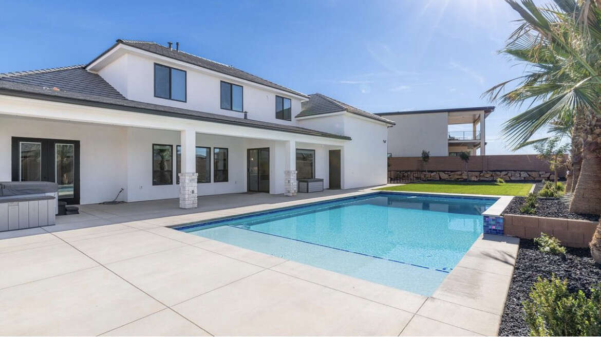 Private Room for Rent! Lookin… Other Real Estate