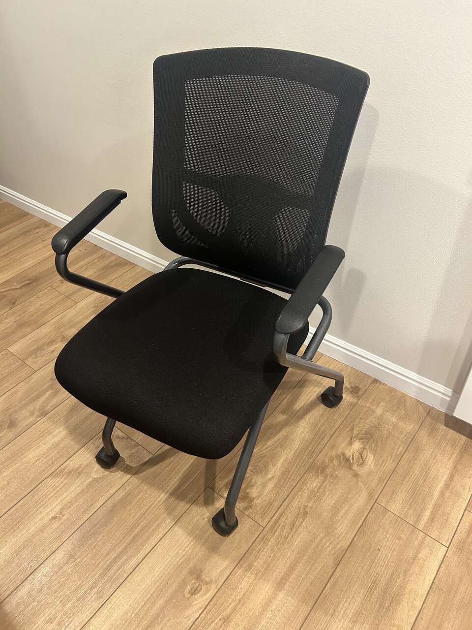 Nice office chair for sale! Furniture