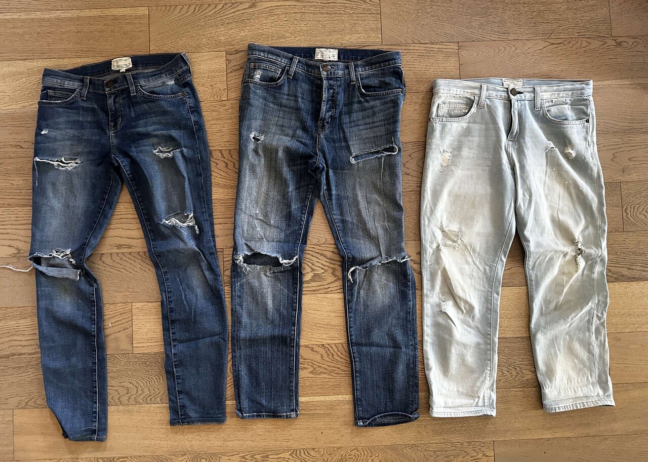 Current / Elliott Premium Denim Jeans. Size 26 and 25. Price is for all three pairs!